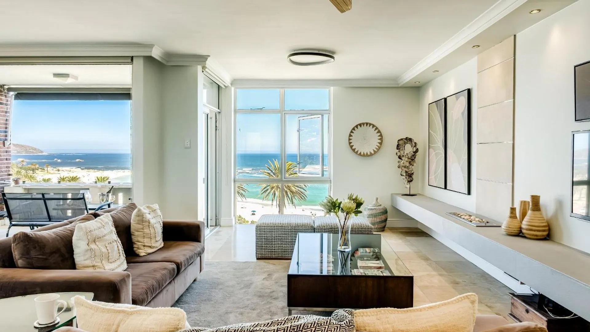 Camps Bay Beachside 2Bed W Sea View Cloud 9 Cape Town Apartment