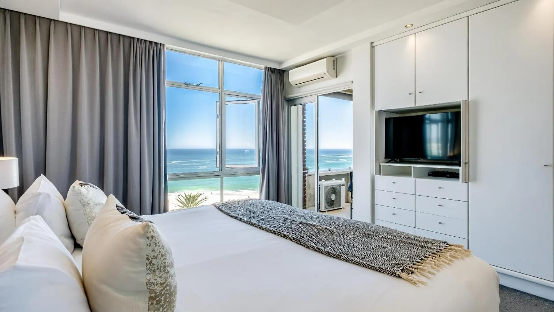 Camps Bay Beachside 2Bed W Sea View Cloud 9 Cape Town 0*,