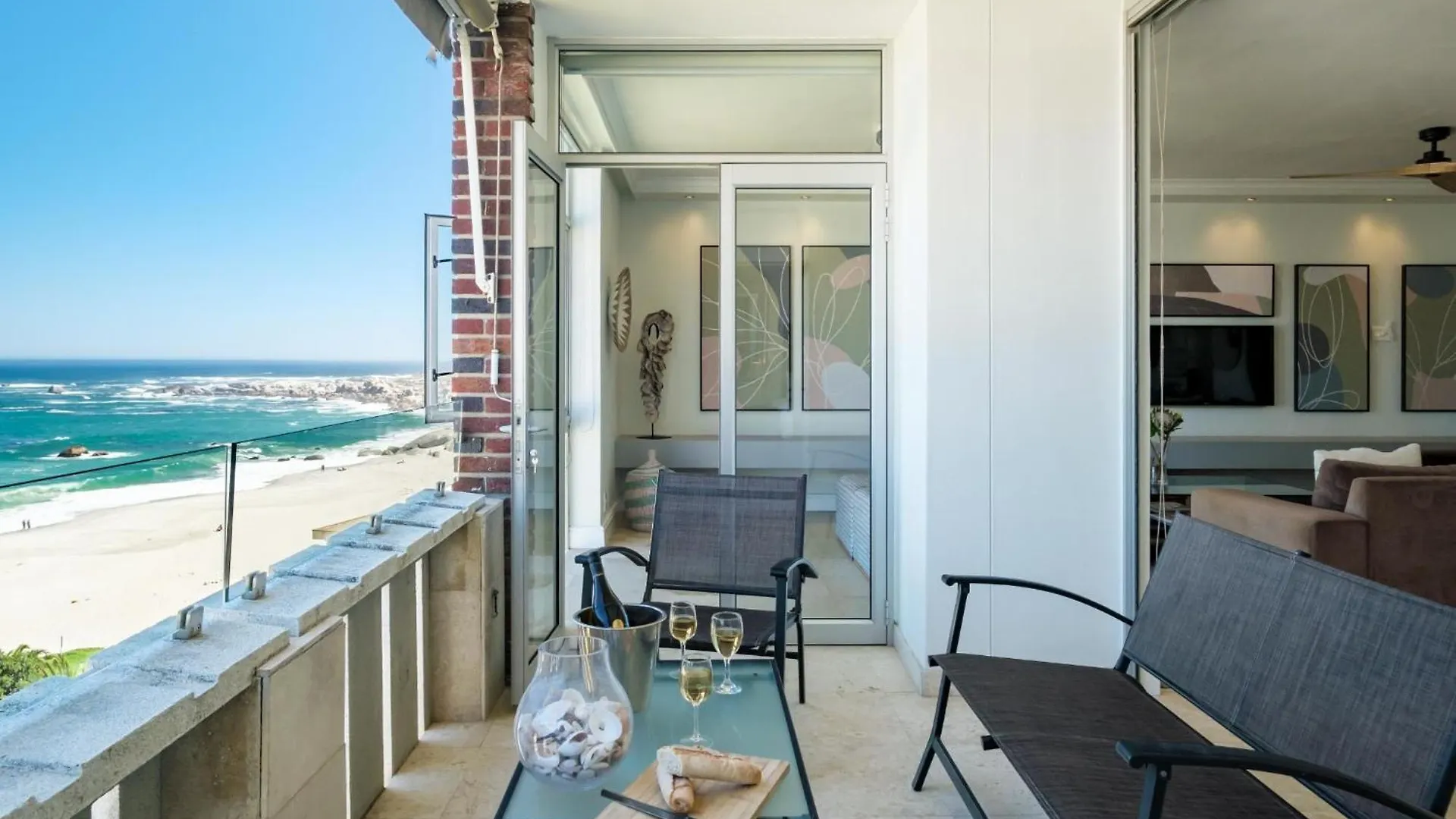 Apartment Camps Bay Beachside 2Bed W Sea View Cloud 9 Cape Town South Africa