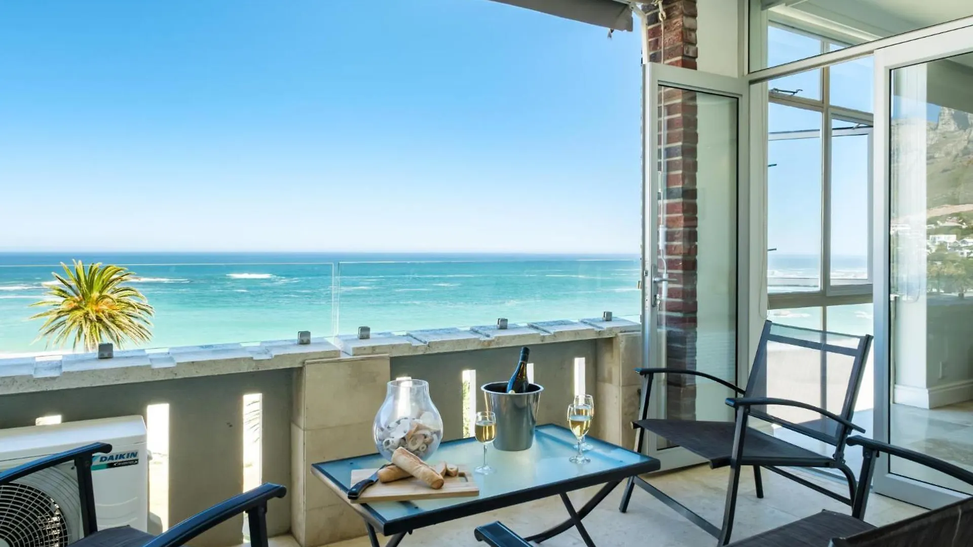 Apartment Camps Bay Beachside 2Bed W Sea View Cloud 9 Cape Town