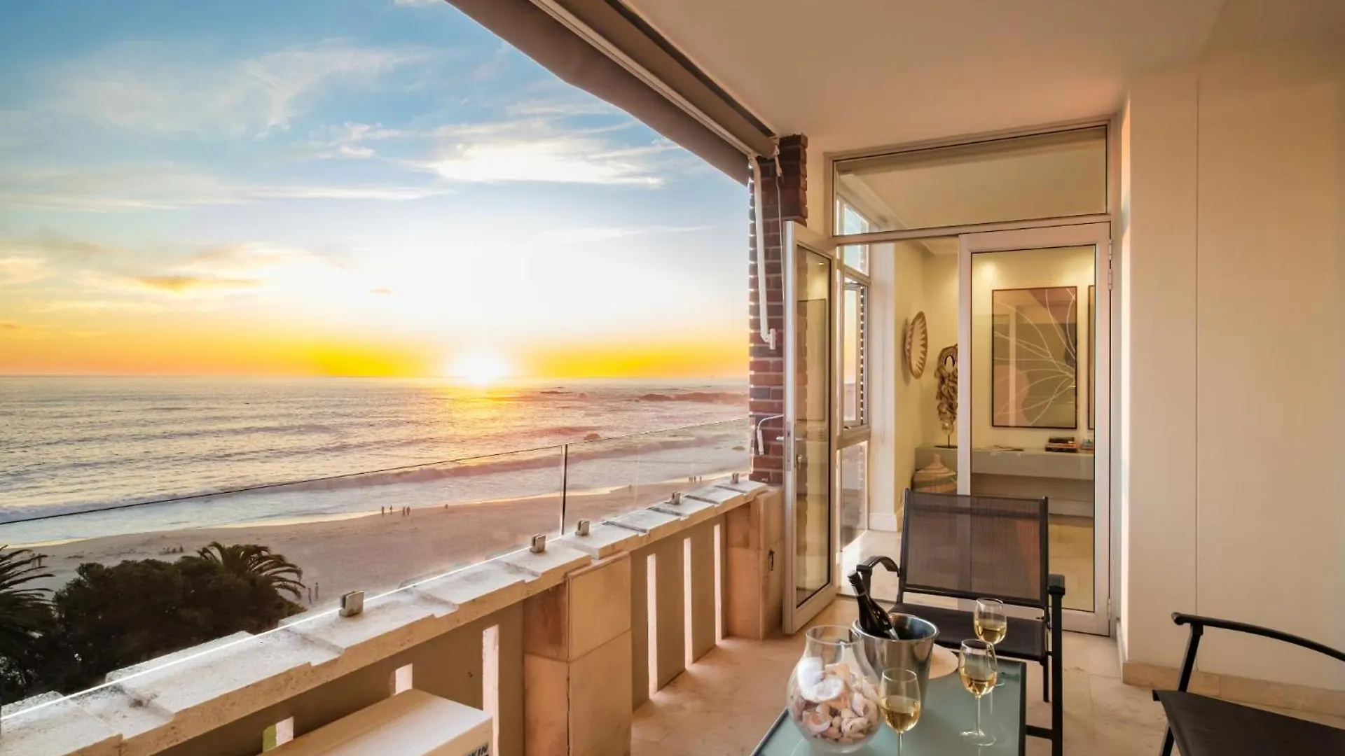 Camps Bay Beachside 2Bed W Sea View Cloud 9 Cape Town